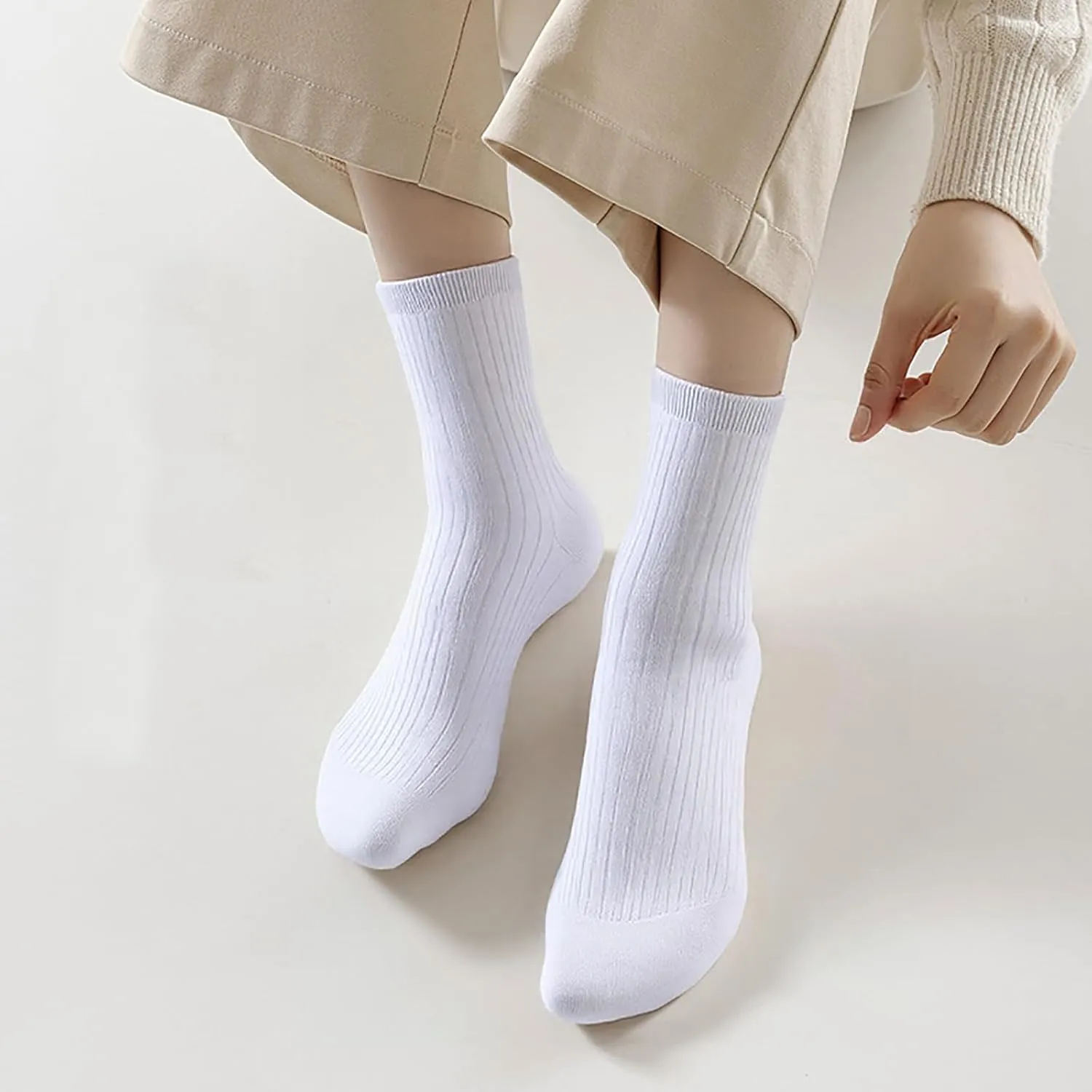 20 Pairs Crew Athletic Socks for Women Moisture Wicking Cushion Crew Socks for Sport Running Traveling