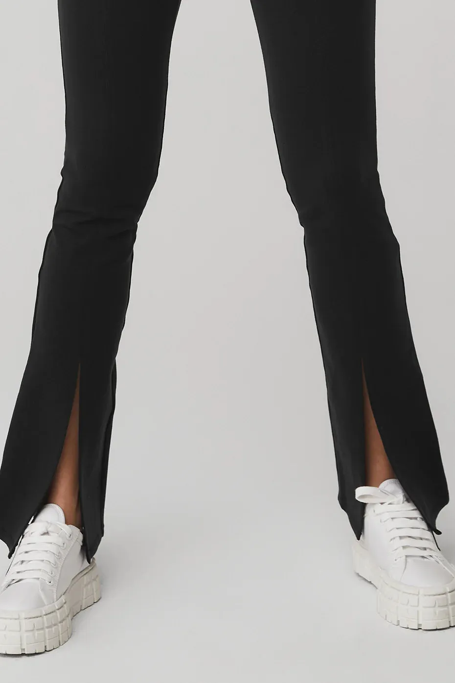 Airbrush High-waist Flutter Legging In Black