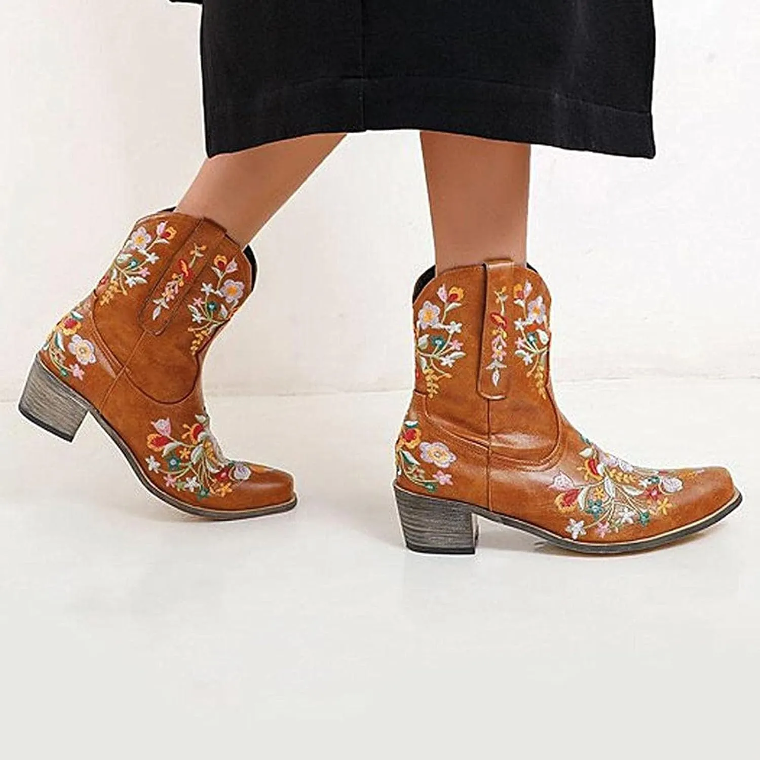 Cowboy Boots for Women Vintage Western Cowgirl Boots Chunky Heel Pull on Flower Embroidered Square Toe Short Boots