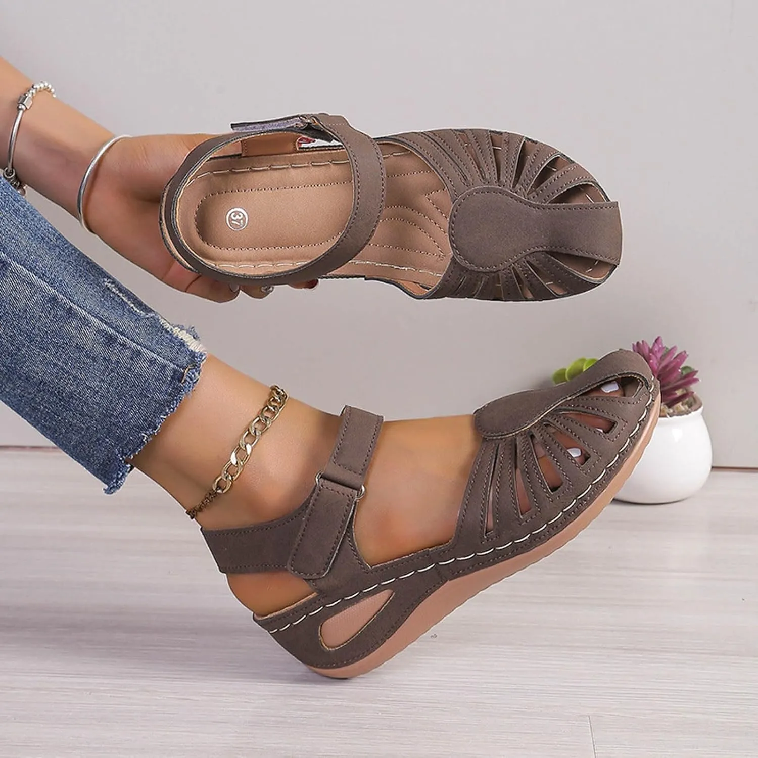 Orthopedic Sandals for Women with Arch Support Breathable Comfortable Wedge Heel Shoe Summer Beach Vacation Footwear Non-Slip Cut-Out Soft Sole Shoe Fashion Closed Toe Slippers with Ankle Strap