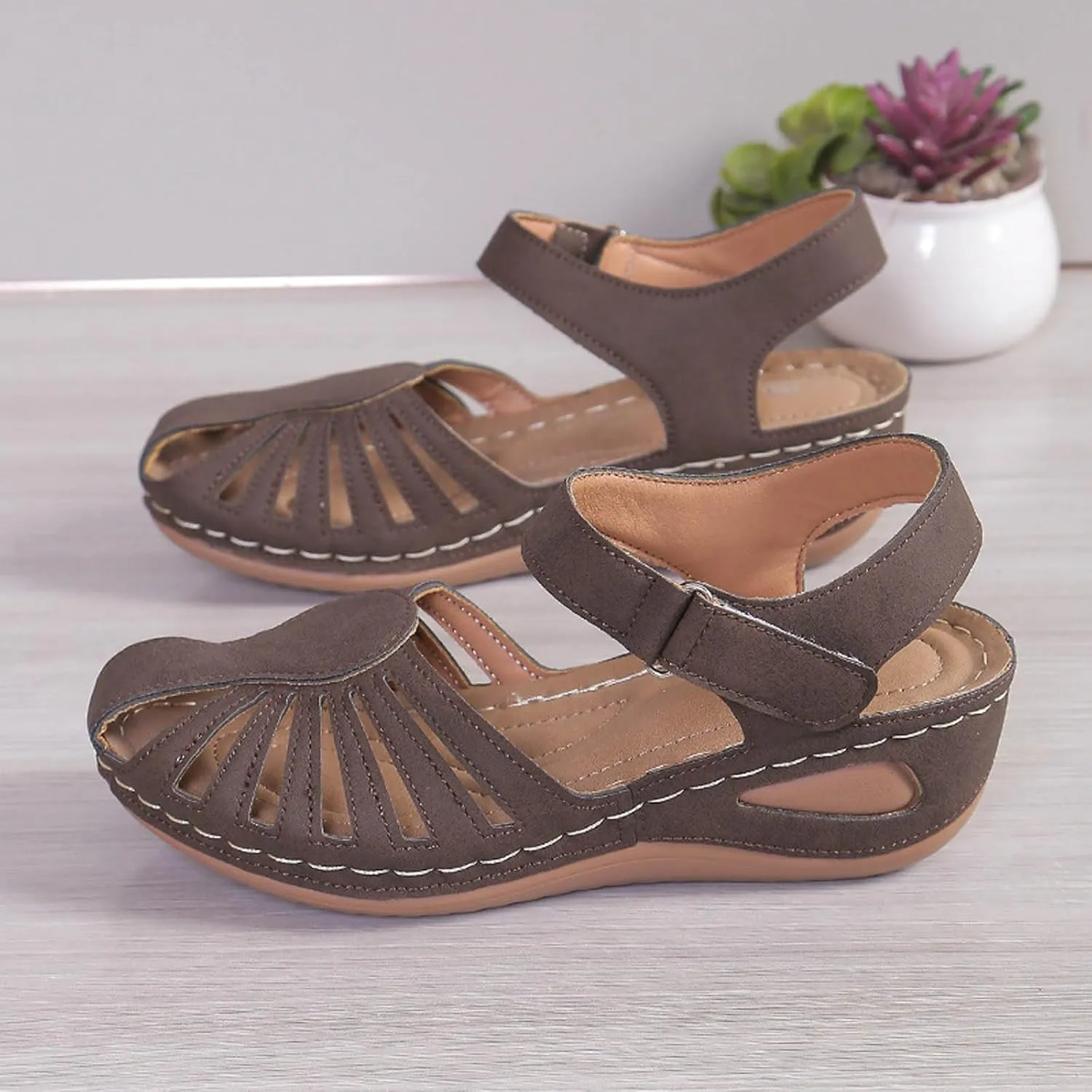 Orthopedic Sandals for Women with Arch Support Breathable Comfortable Wedge Heel Shoe Summer Beach Vacation Footwear Non-Slip Cut-Out Soft Sole Shoe Fashion Closed Toe Slippers with Ankle Strap