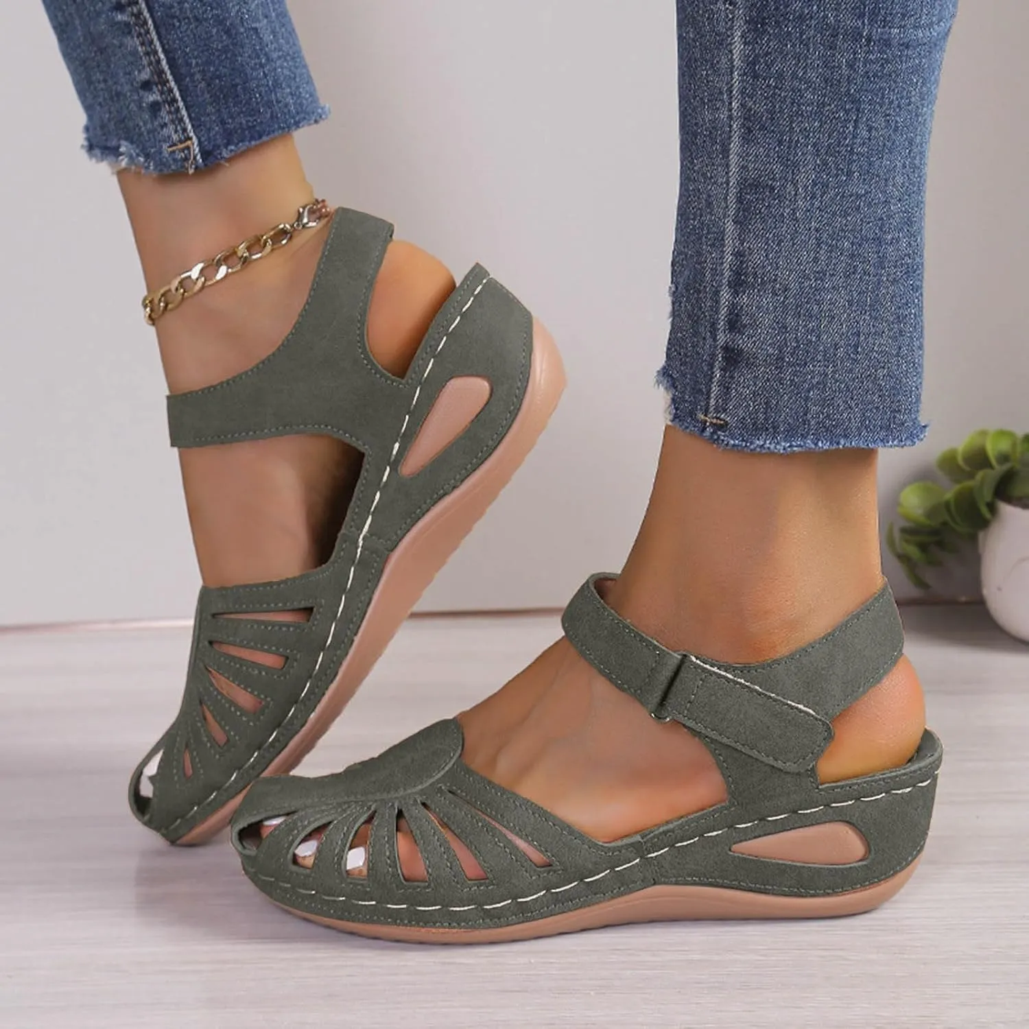 Orthopedic Sandals for Women with Arch Support Breathable Comfortable Wedge Heel Shoe Summer Beach Vacation Footwear Non-Slip Cut-Out Soft Sole Shoe Fashion Closed Toe Slippers with Ankle Strap