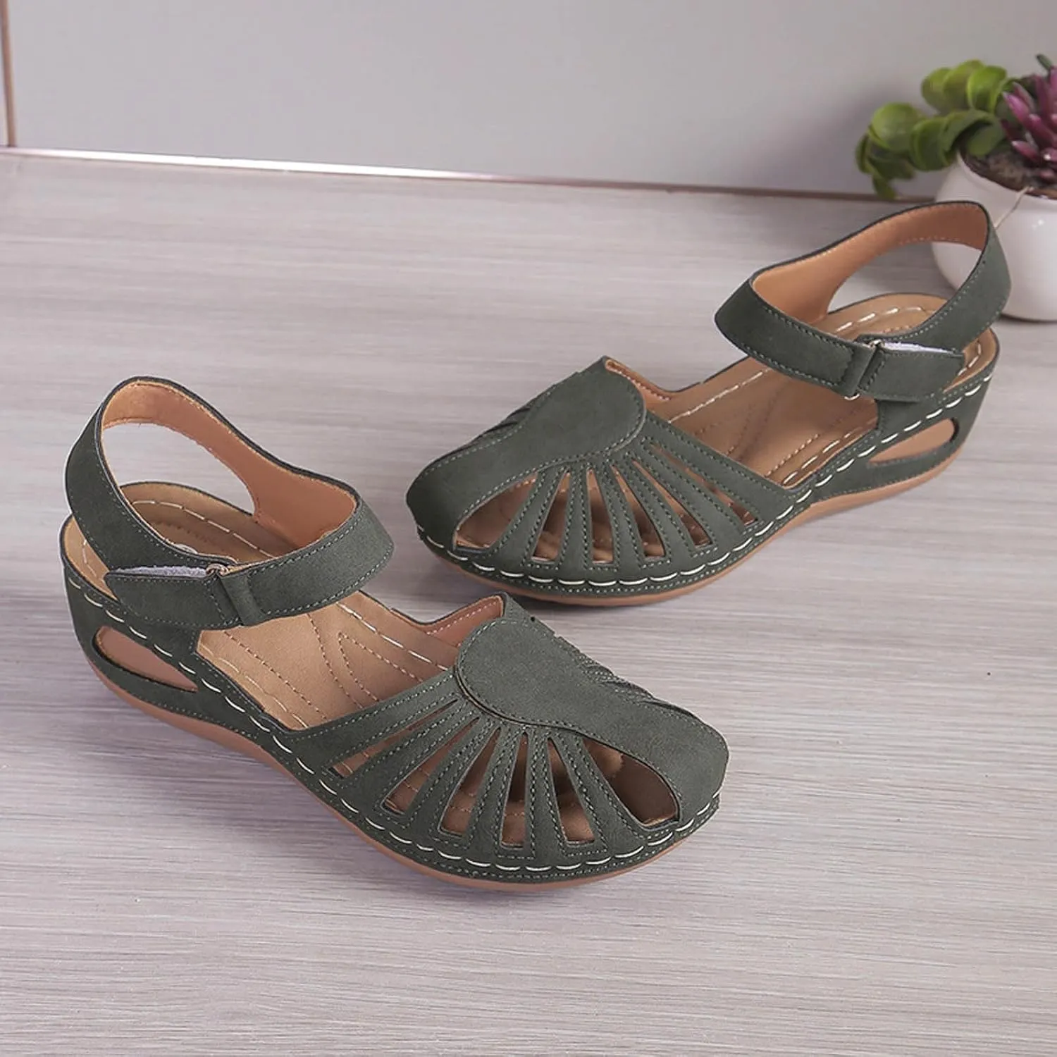 Orthopedic Sandals for Women with Arch Support Breathable Comfortable Wedge Heel Shoe Summer Beach Vacation Footwear Non-Slip Cut-Out Soft Sole Shoe Fashion Closed Toe Slippers with Ankle Strap