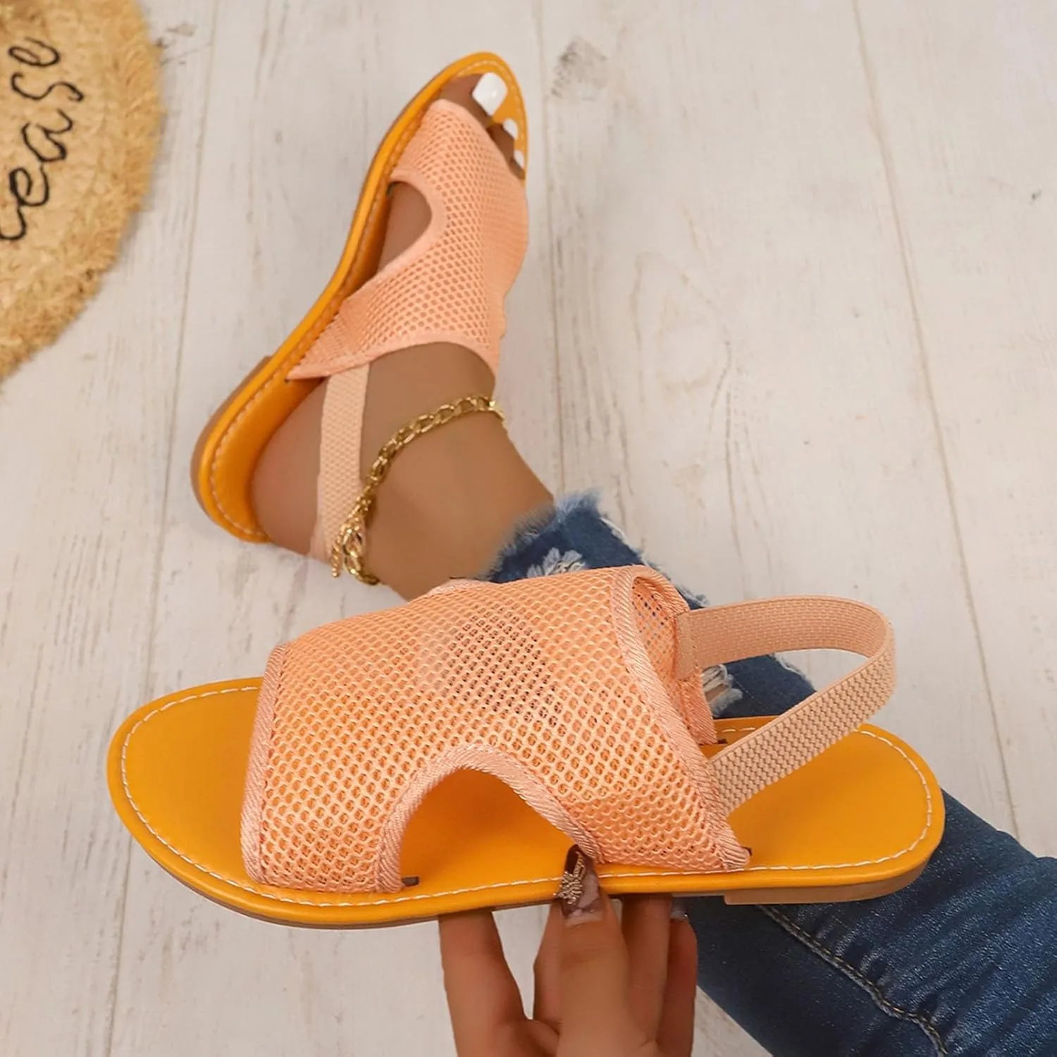 Women's Flat 2025 Comfortable Dressy Breathable Hollow Mesh Slide Sandals Summer Casual Fashion Walking Beach Slippers