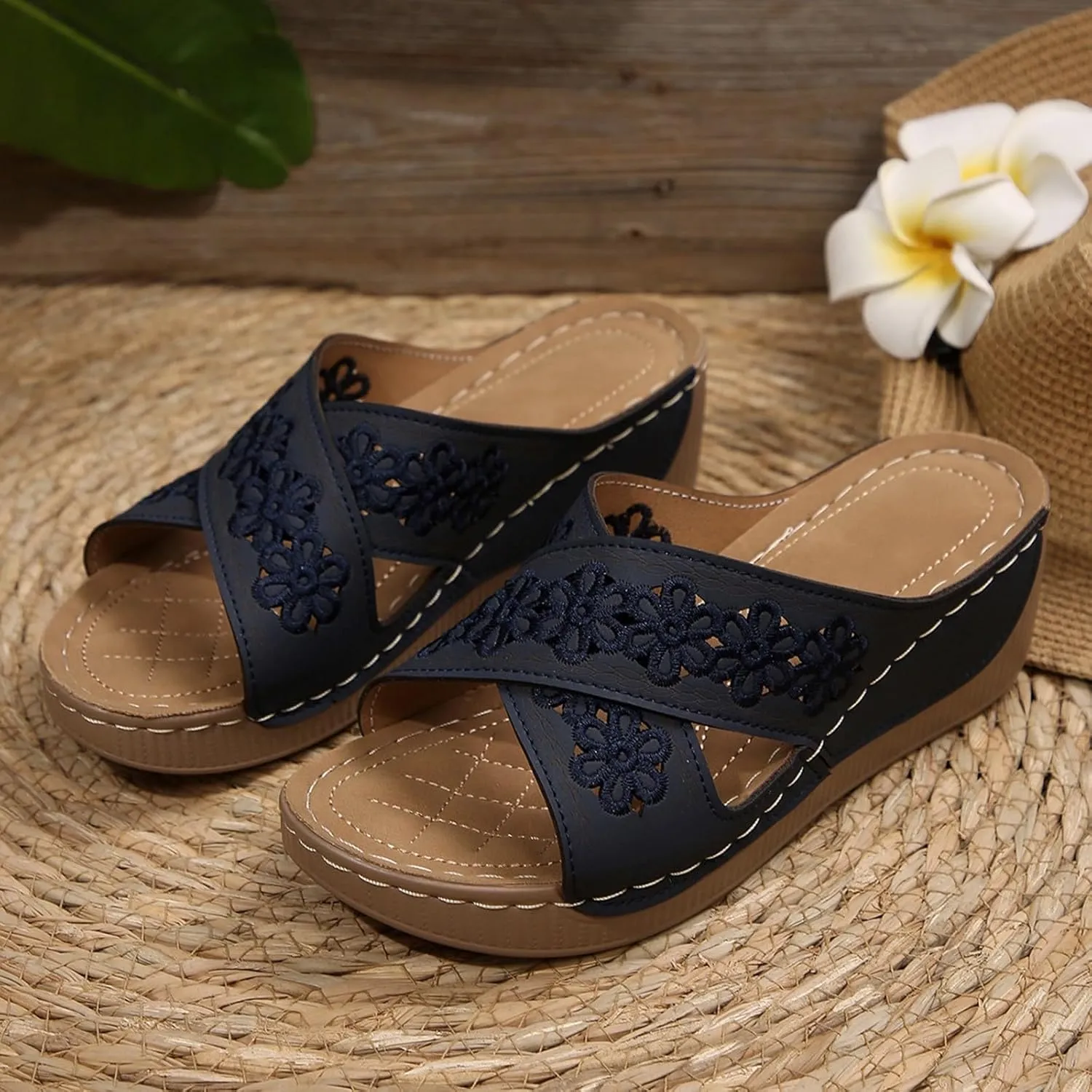 Women's Sandals Summer Retro Hollow Strap Thick Bottom Wedge Sandals for Outdoor Wear House Slippers for Women